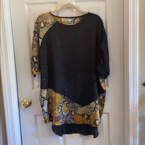 Simply Couture L NWT Animal print tunic top